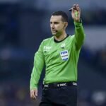 Árbitros mexicanos permanecen varados en Qatar por cierre de espacio aéreo